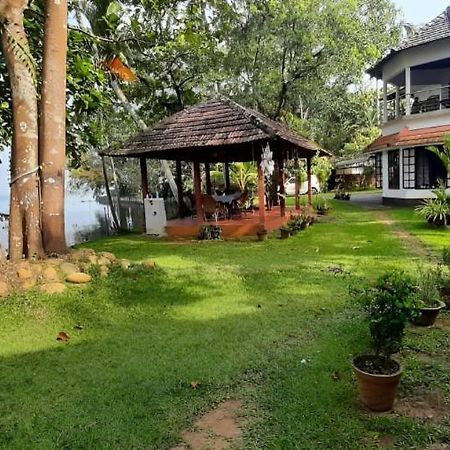 Lovedale Lakeside Homestay Alappuzha Kültér fotó
