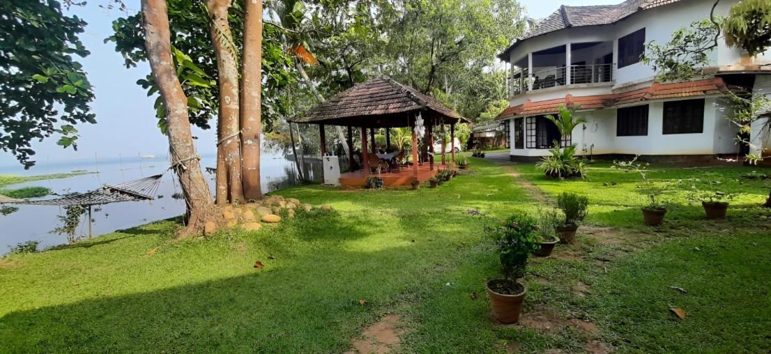 Lovedale Lakeside Homestay Alappuzha Kültér fotó