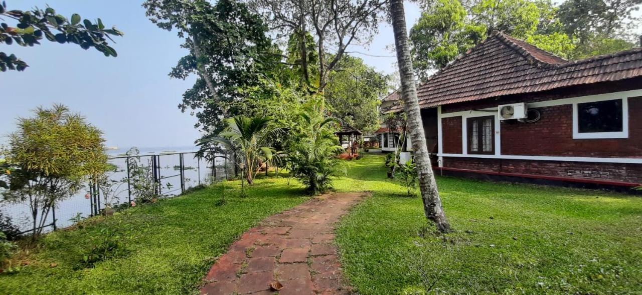 Lovedale Lakeside Homestay Alappuzha Kültér fotó